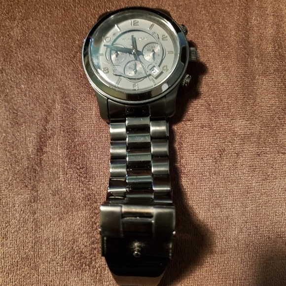 Michael Kors Watch - Picture 3 of 5